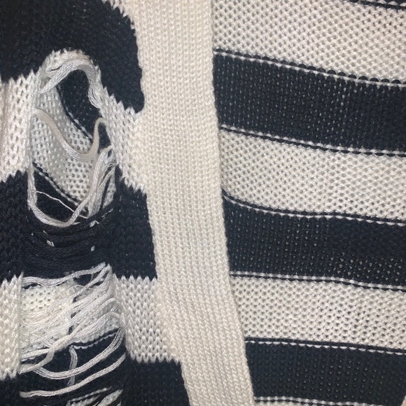 Shredded Black and White Cardigan - Picture 3 of 4